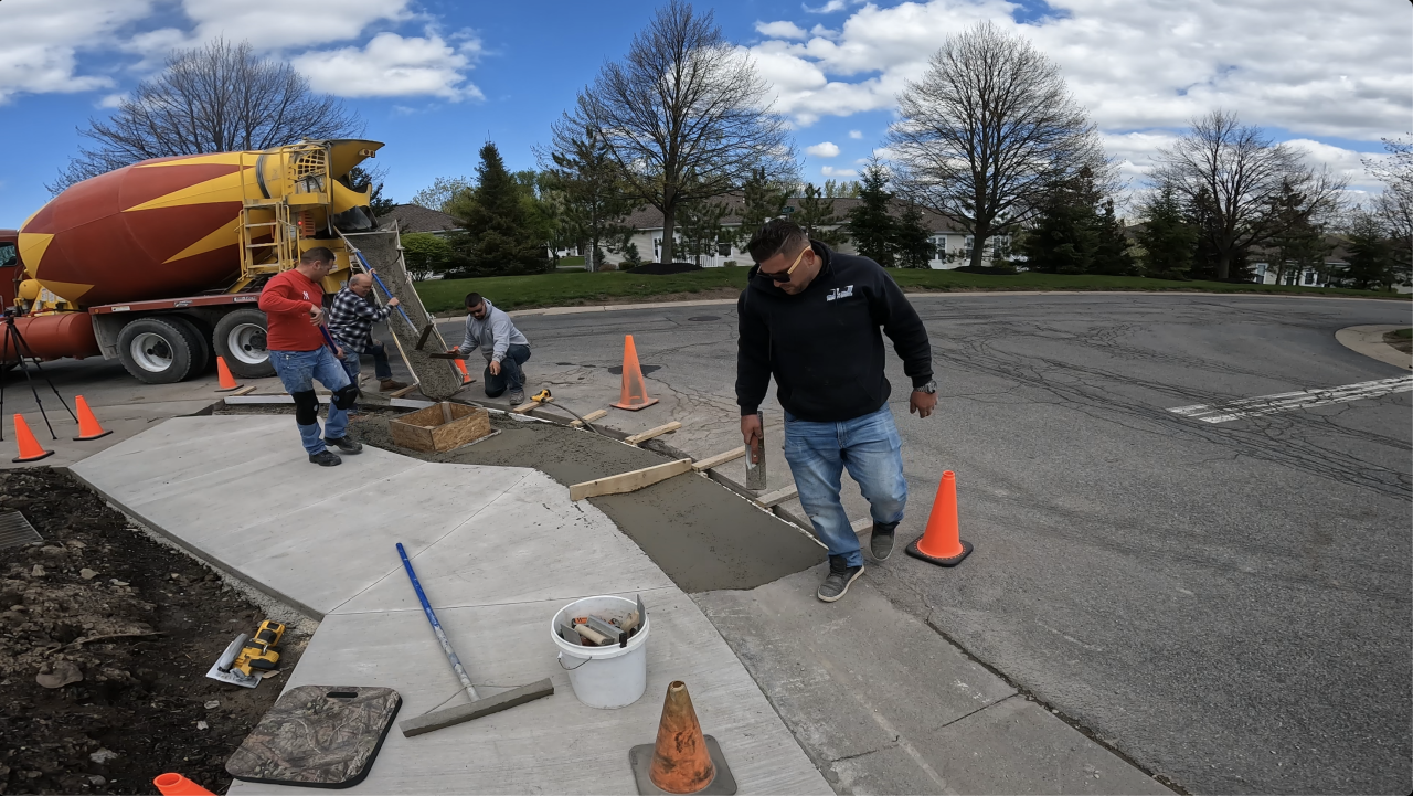 CONCRETE GUTTER Pouring 01