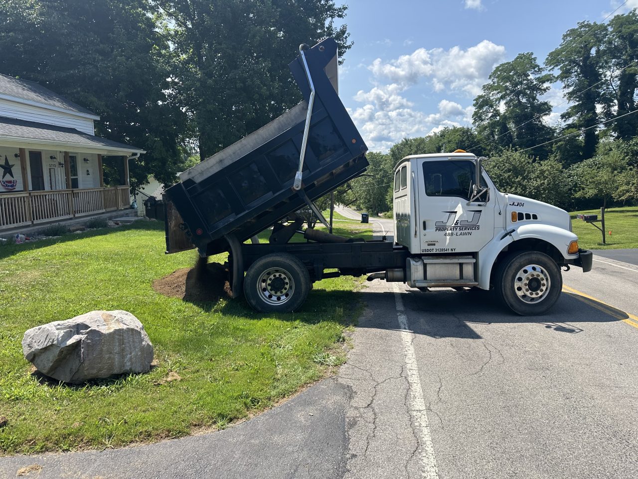 SCREENED TOPSOIL Delivery 01